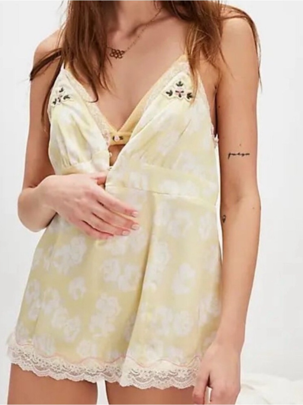Free People Night Special Babydoll Cami Yellow Floral Lace Top Size Medium NWT